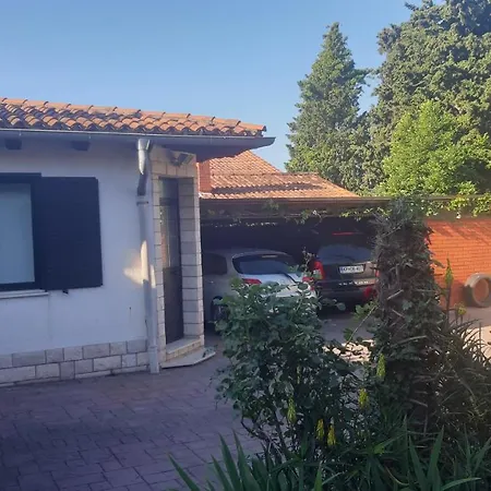 Apartma Apartma Ernestino